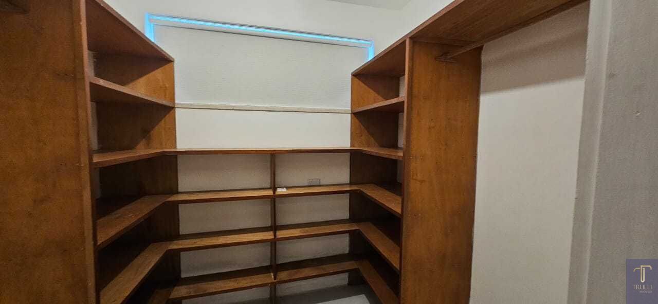 Casa para alugar com 3 quartos, 200m² - Foto 2
