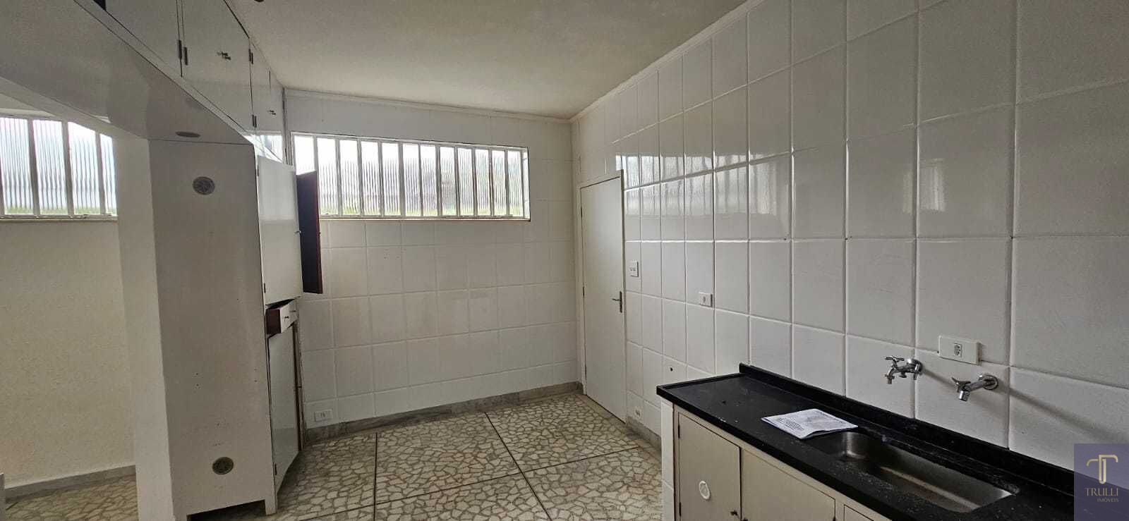 Casa para alugar com 3 quartos, 200m² - Foto 8