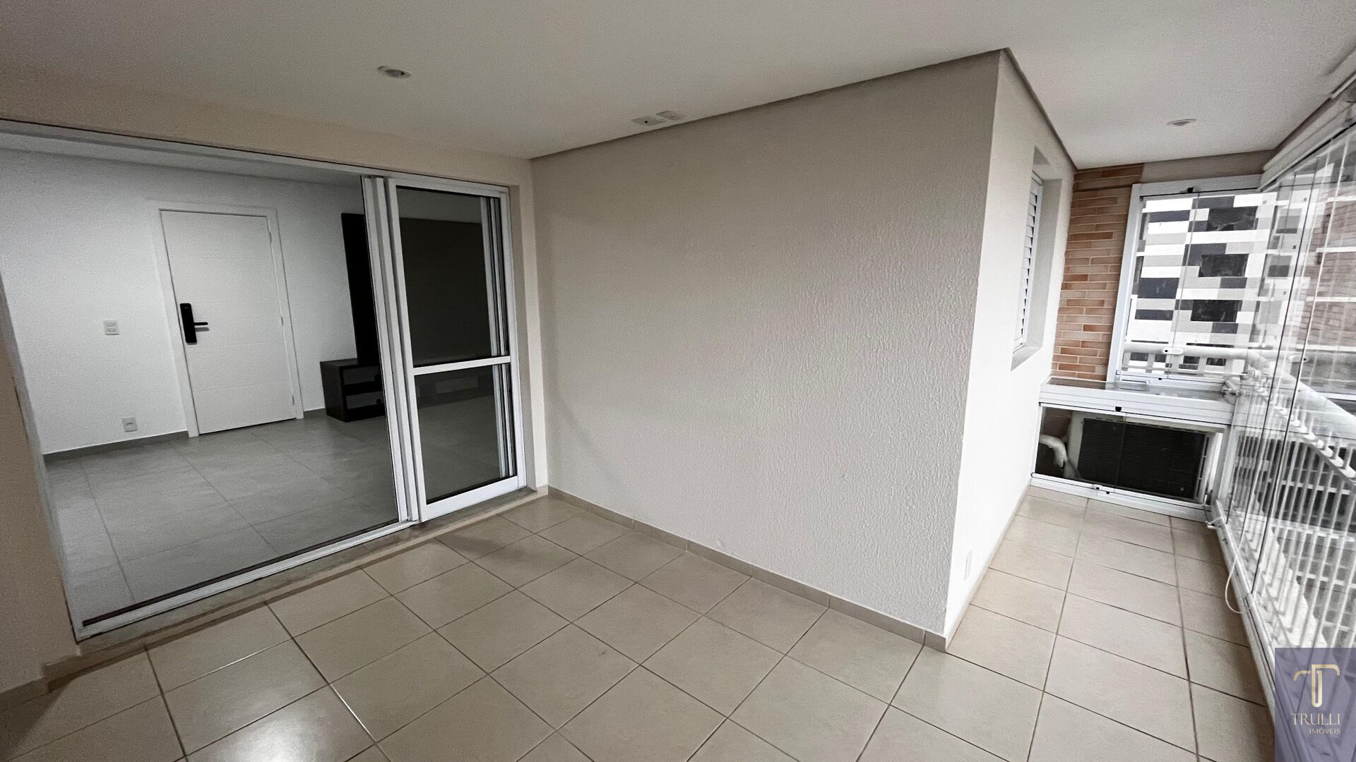 Apartamento à venda com 3 quartos, 90m² - Foto 1