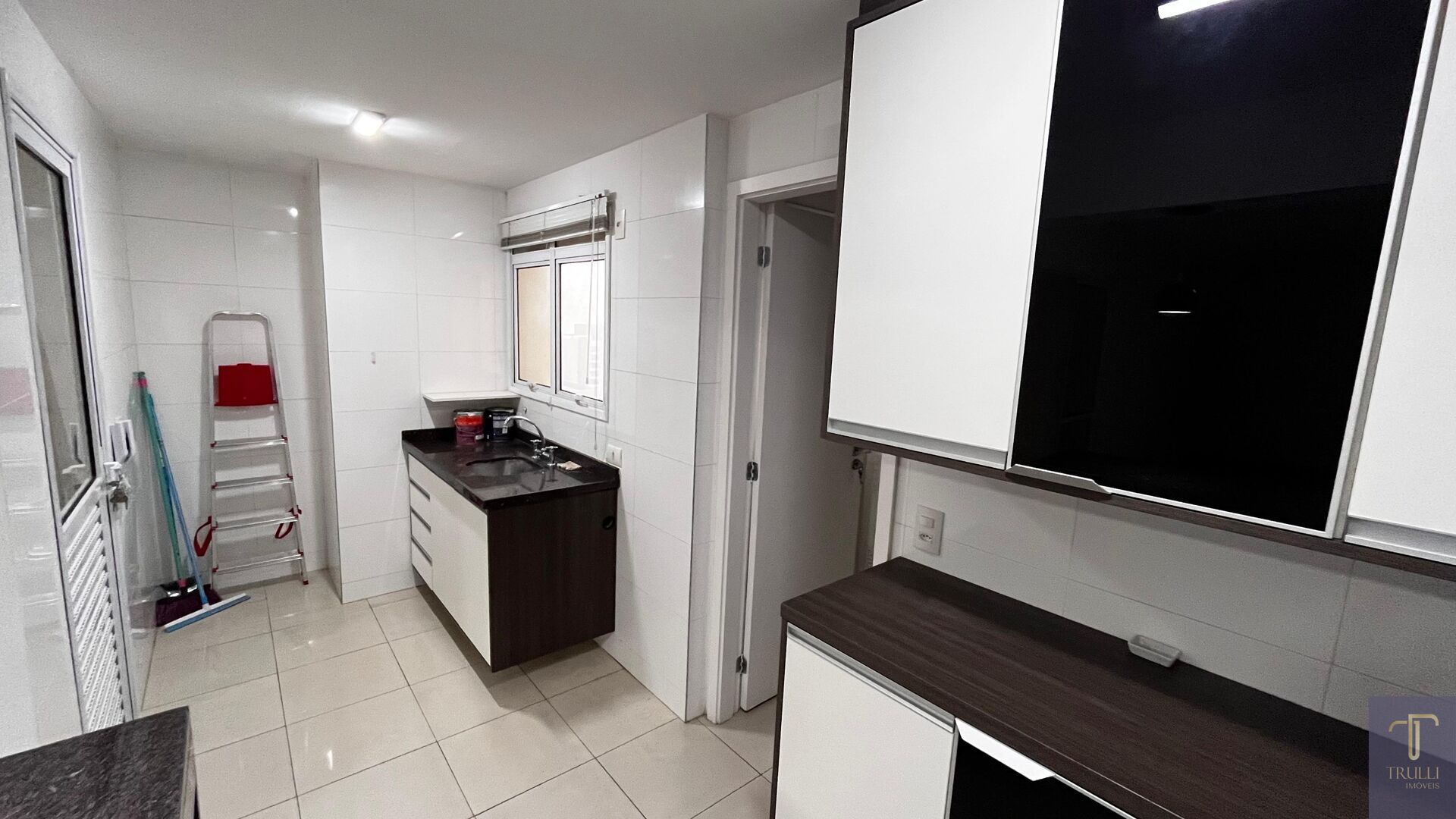 Apartamento à venda com 3 quartos, 90m² - Foto 2