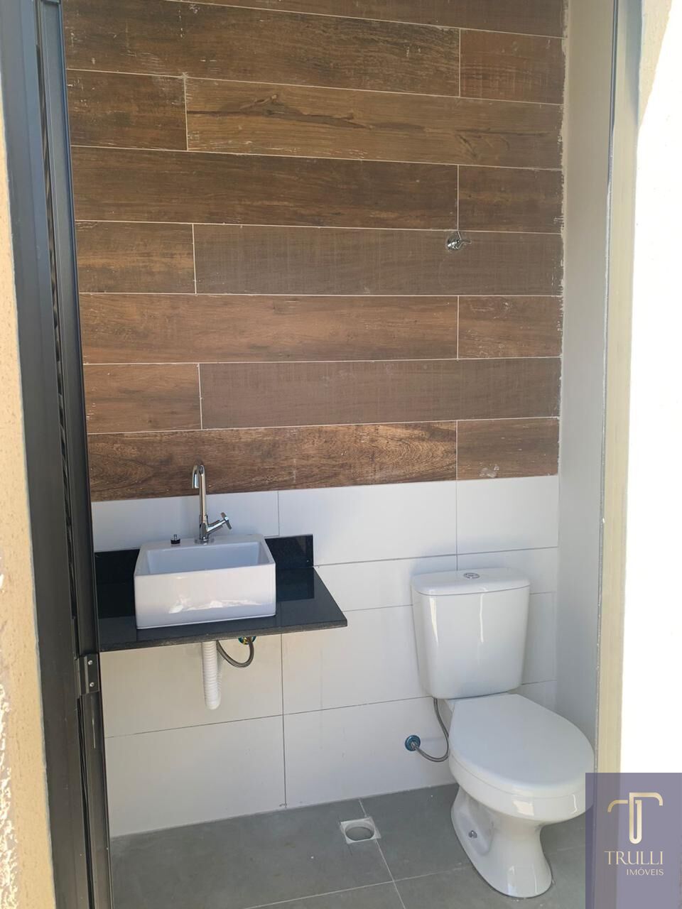 Casa de Condomínio à venda com 3 quartos, 180m² - Foto 2