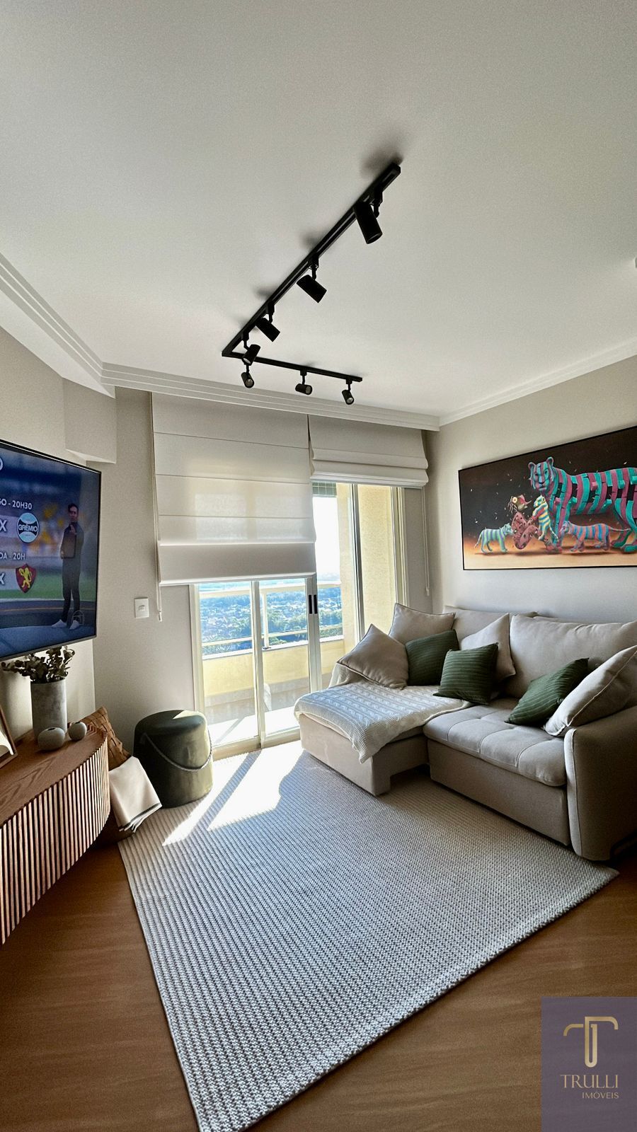 Apartamento à venda com 3 quartos, 105m² - Foto 1