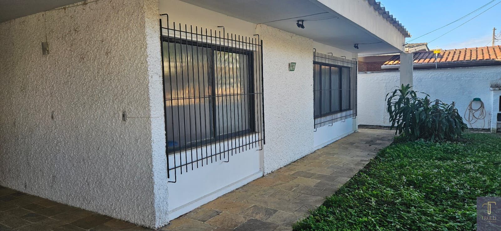 Casa à venda com 3 quartos, 235m² - Foto 2
