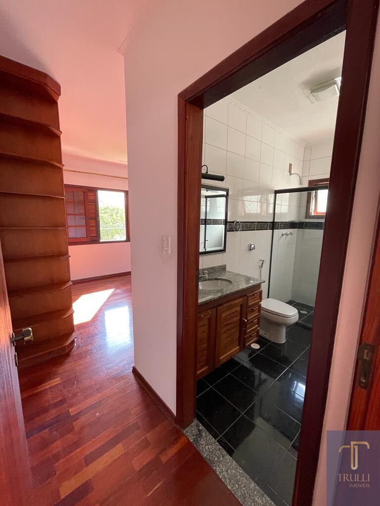 Casa de Condomínio para alugar com 4 quartos, 260m² - Foto 17