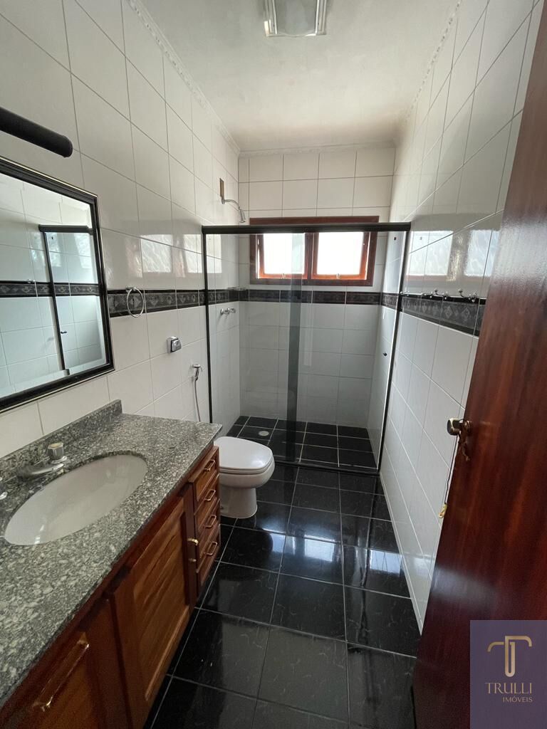 Casa de Condomínio para alugar com 4 quartos, 260m² - Foto 18