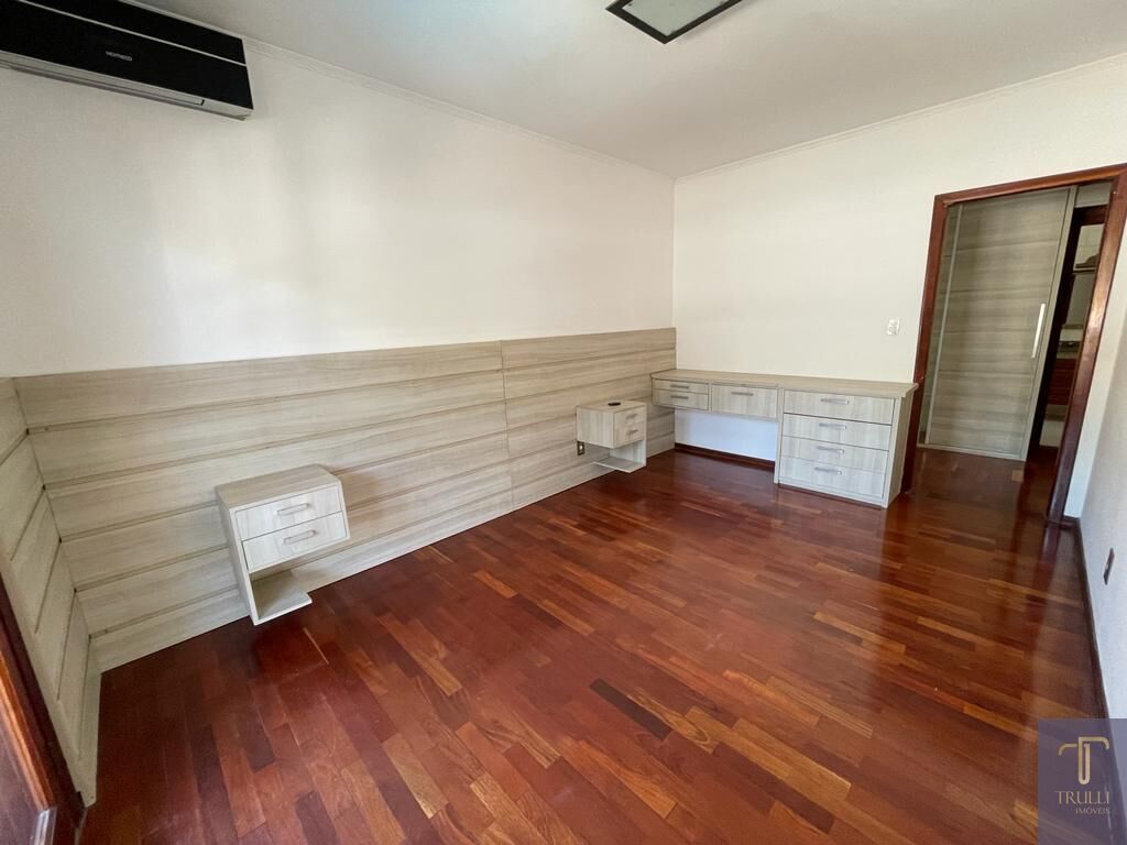 Casa de Condomínio para alugar com 4 quartos, 260m² - Foto 13