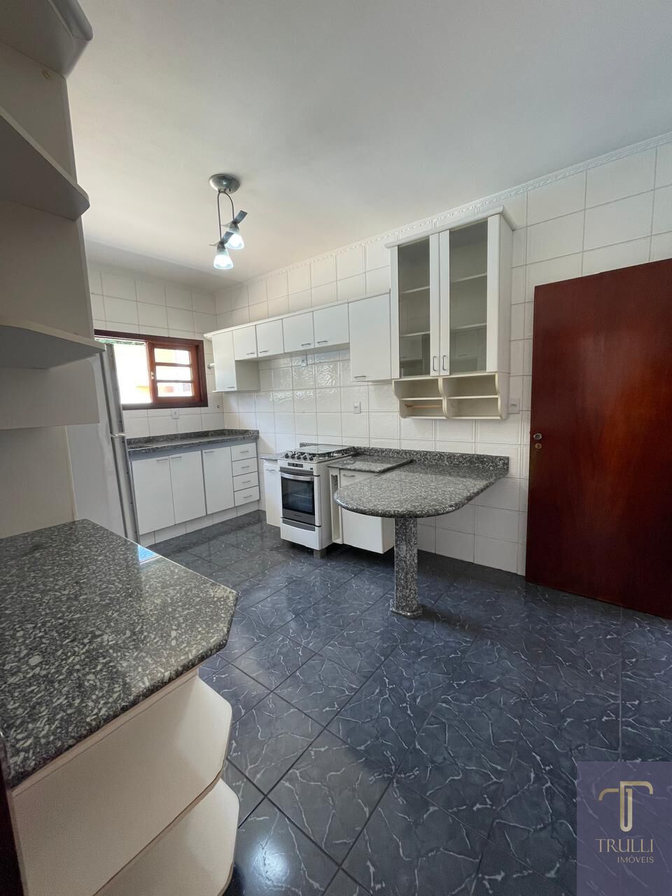 Casa de Condomínio para alugar com 4 quartos, 260m² - Foto 8