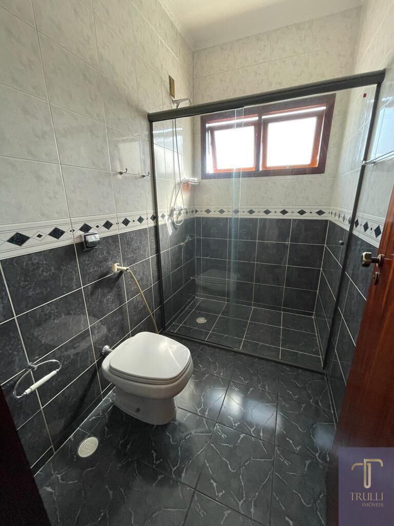 Casa de Condomínio para alugar com 4 quartos, 260m² - Foto 23