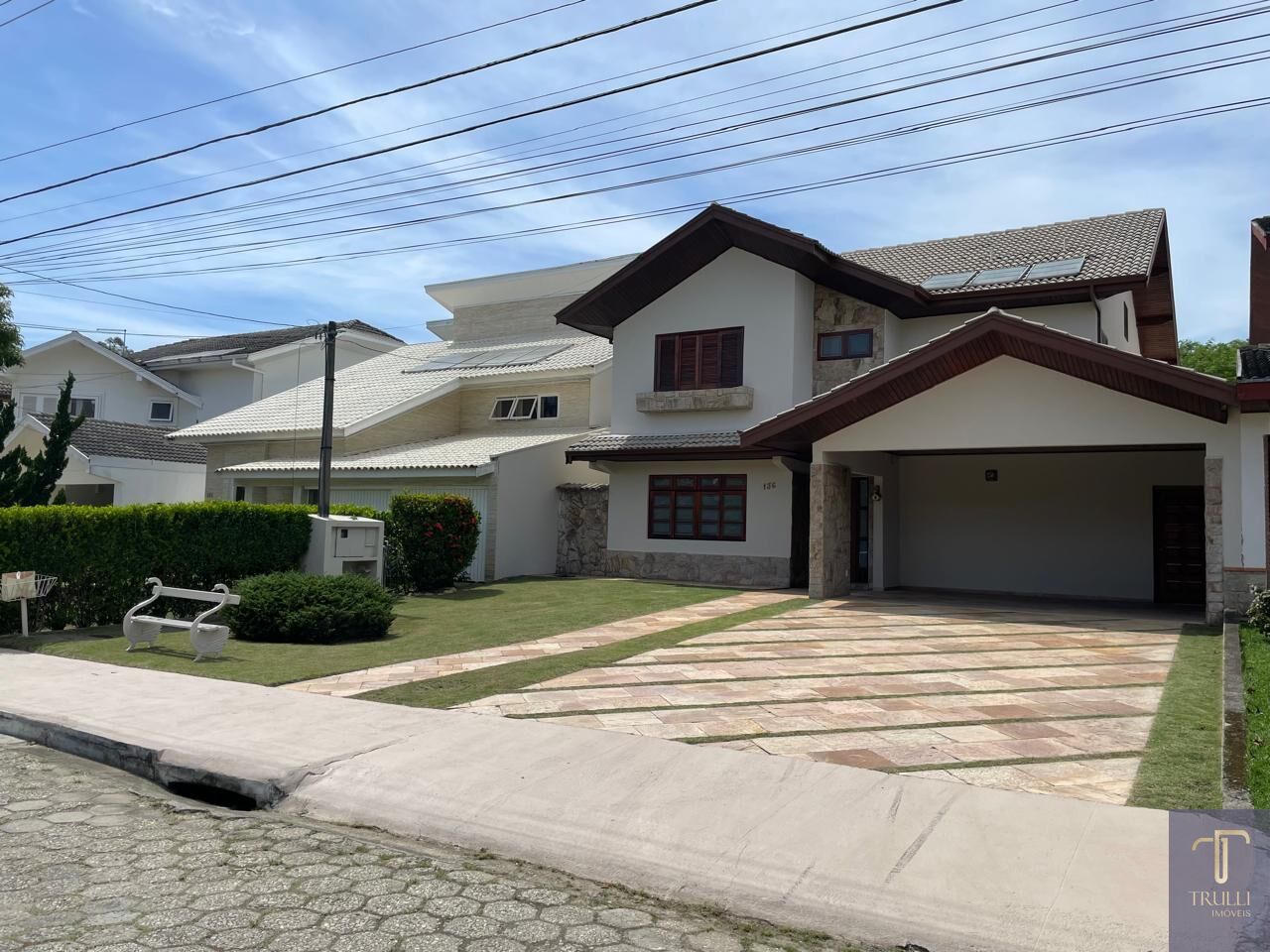 Casa de Condomínio para alugar com 4 quartos, 260m² - Foto 2