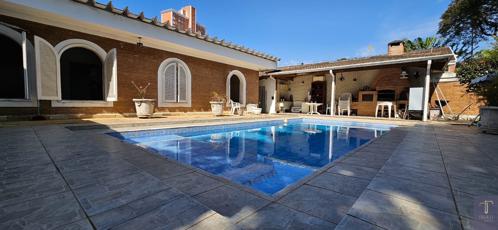 Casa à venda com 5 quartos, 380m² - Foto 1