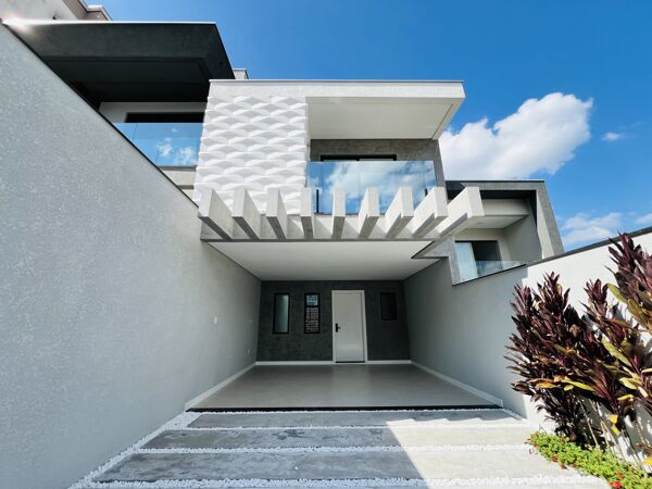 Você sabe o que é um sobrado? Muita gente acha que todo sobrado é geminado, mas não é bem assim.