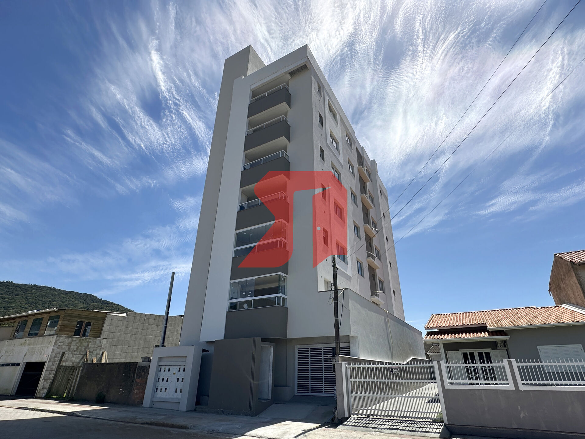 Apartamento 2 Quartos sendo 1 Suíte no Paes Leme