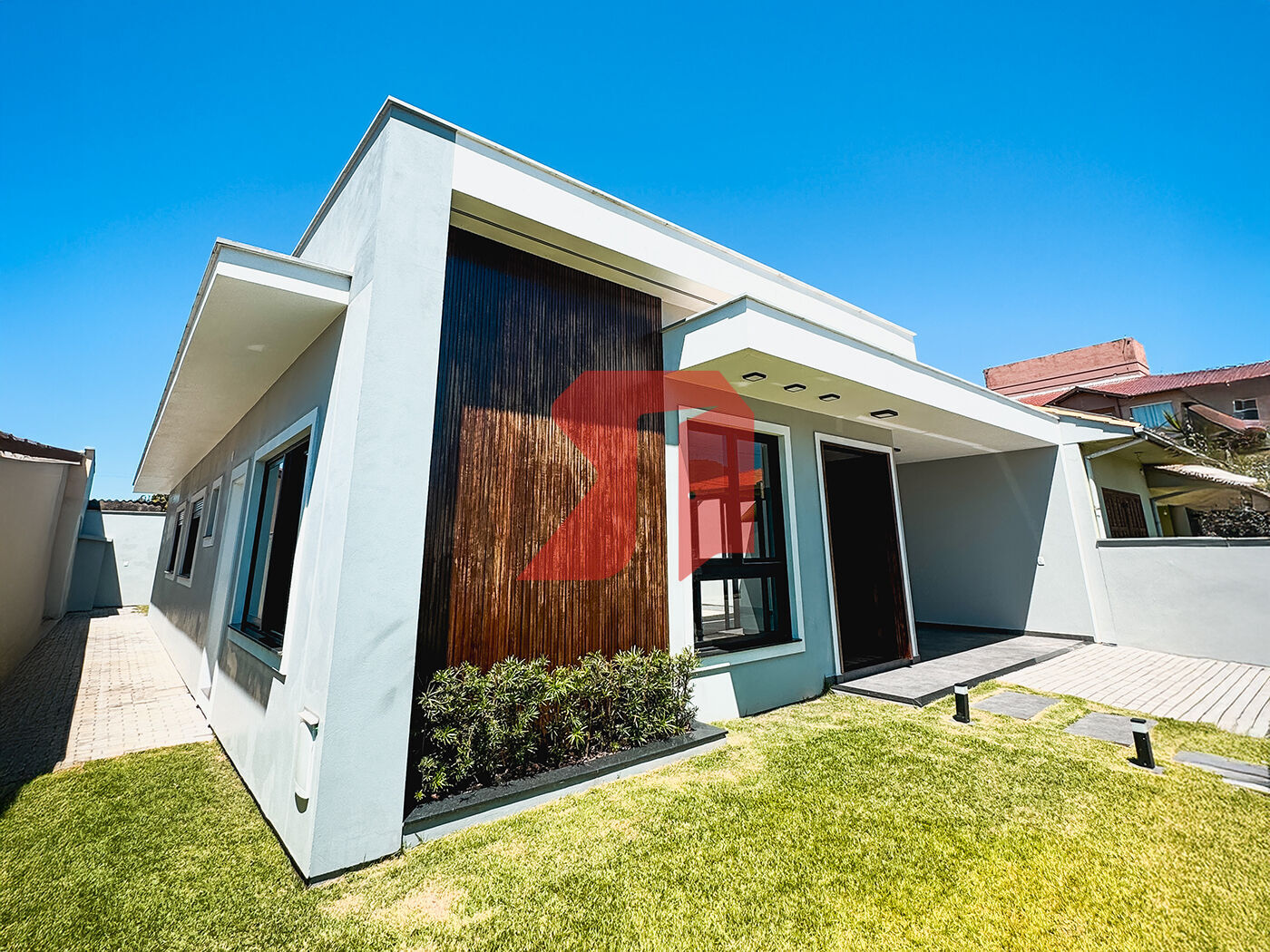 Casa Alto Padrão 3 Suítes a 250m da Praia na Vila Nova