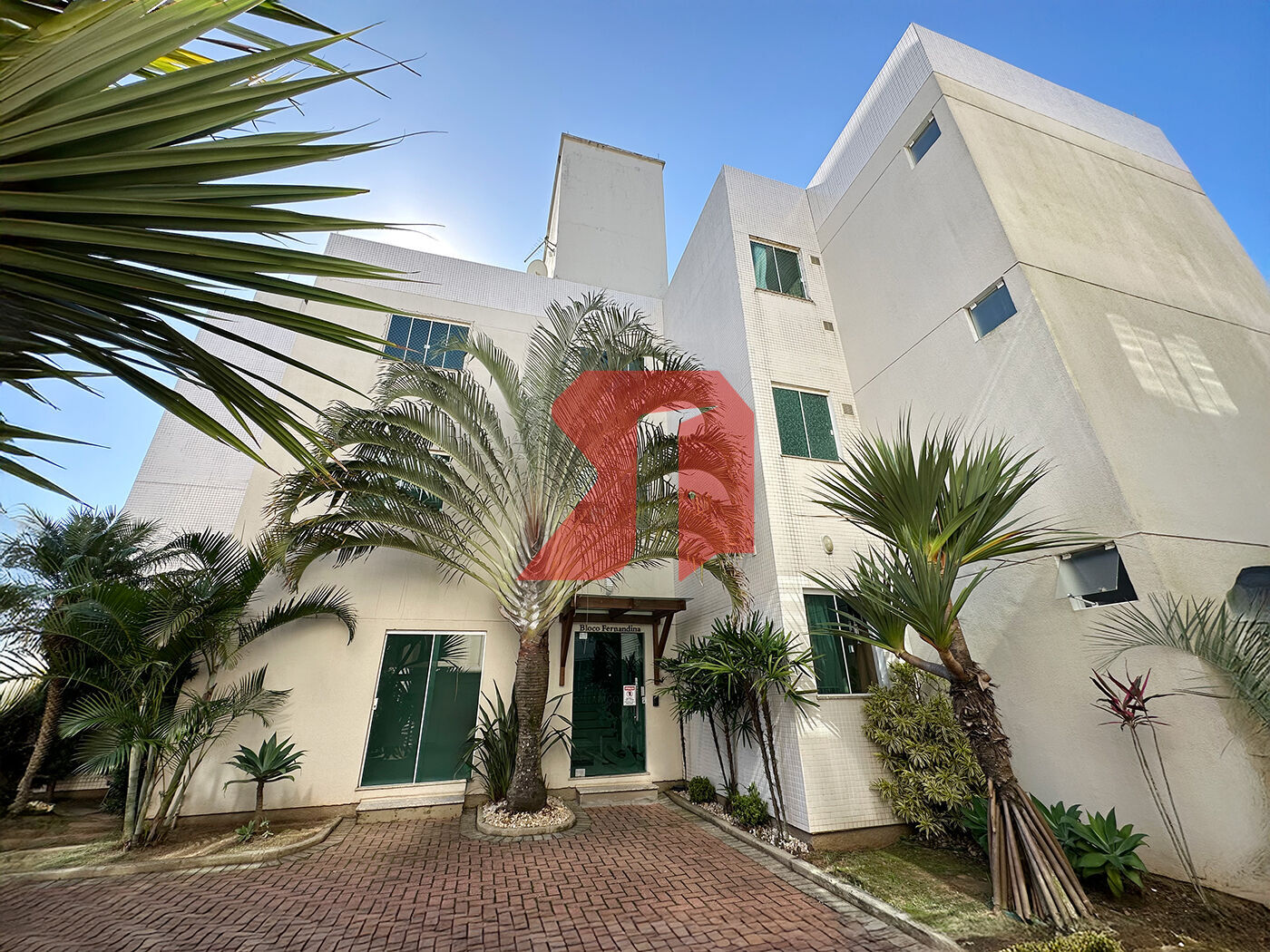 Apartamento a 200m da Praia da Vila com 2 Quartos Sendo 1 Suíte na Vila Nova