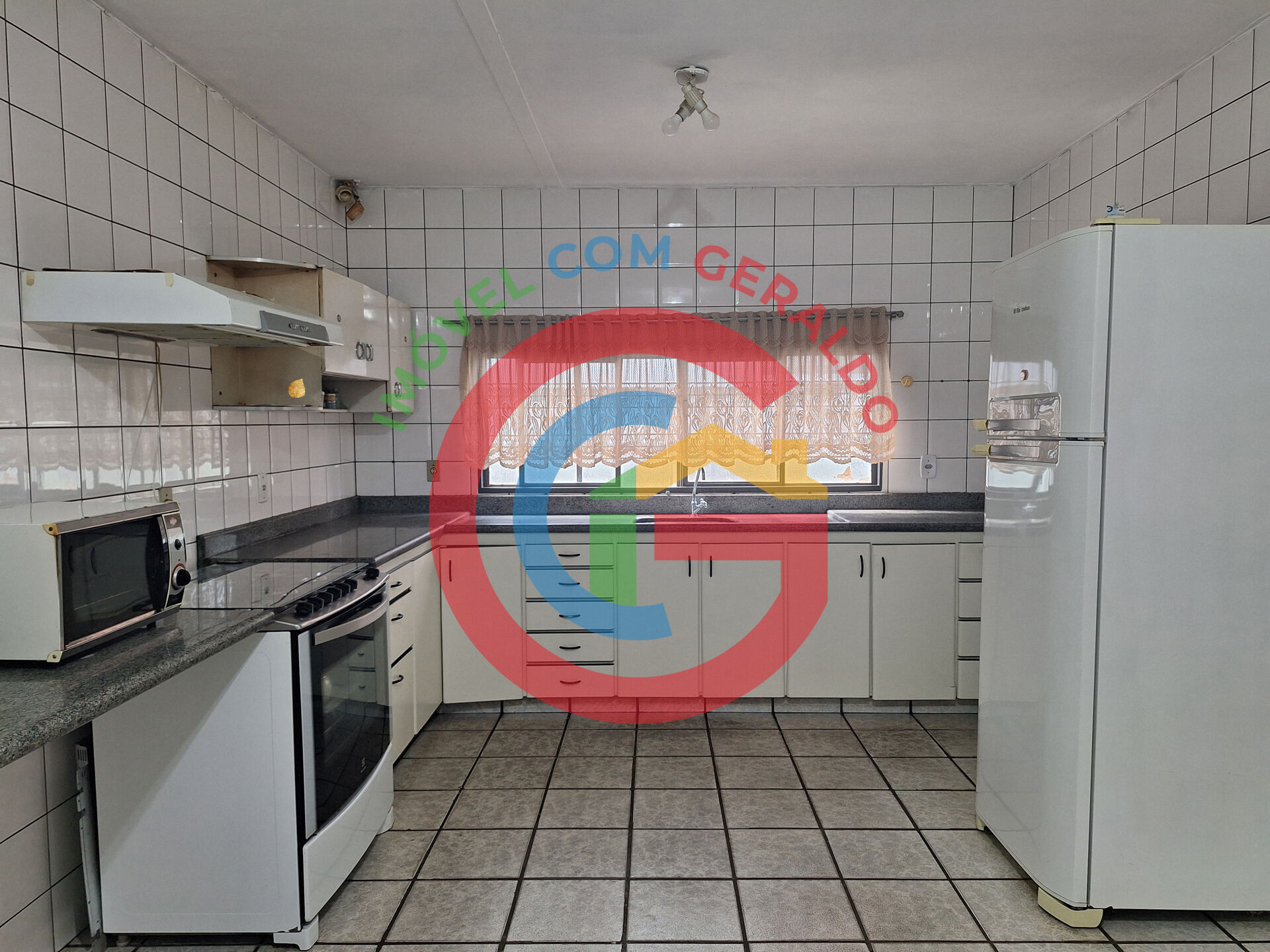 Casa à venda com 3 quartos, 284m² - Foto 5