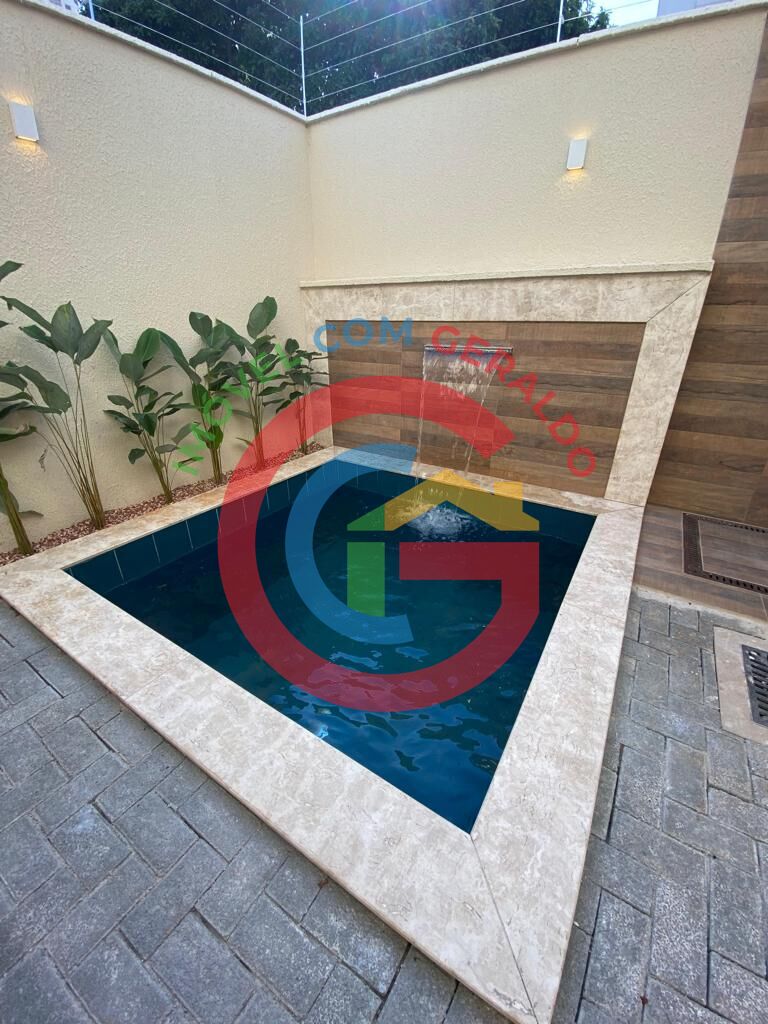 Casa à venda com 3 quartos, 143m² - Foto 1