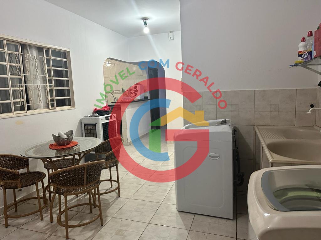 Casa à venda com 2 quartos, 90m² - Foto 12
