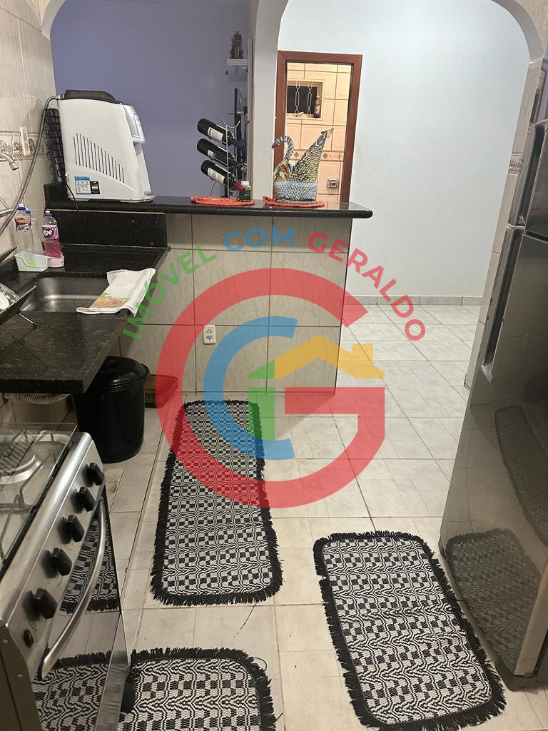 Casa à venda com 2 quartos, 90m² - Foto 4
