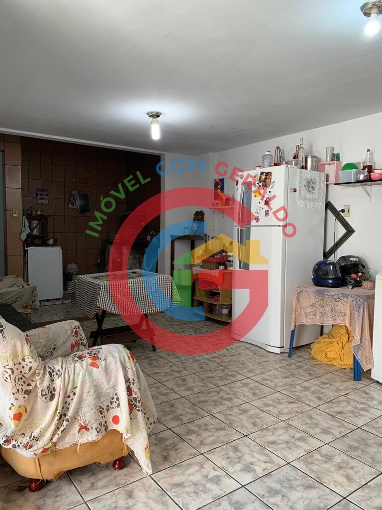 Casa à venda com 2 quartos, 90m² - Foto 3