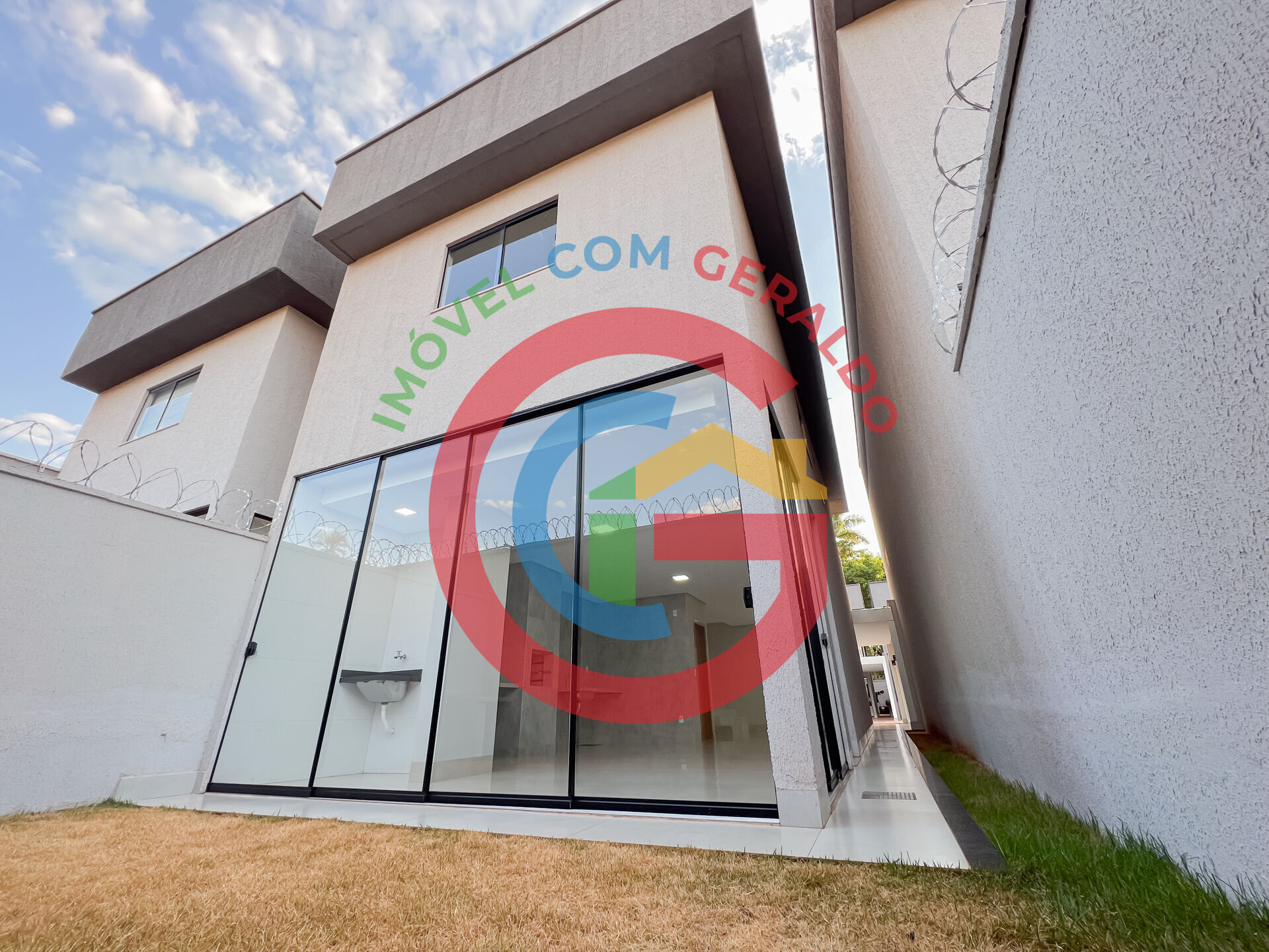 Casa de Condomínio à venda com 3 quartos, 115m² - Foto 2