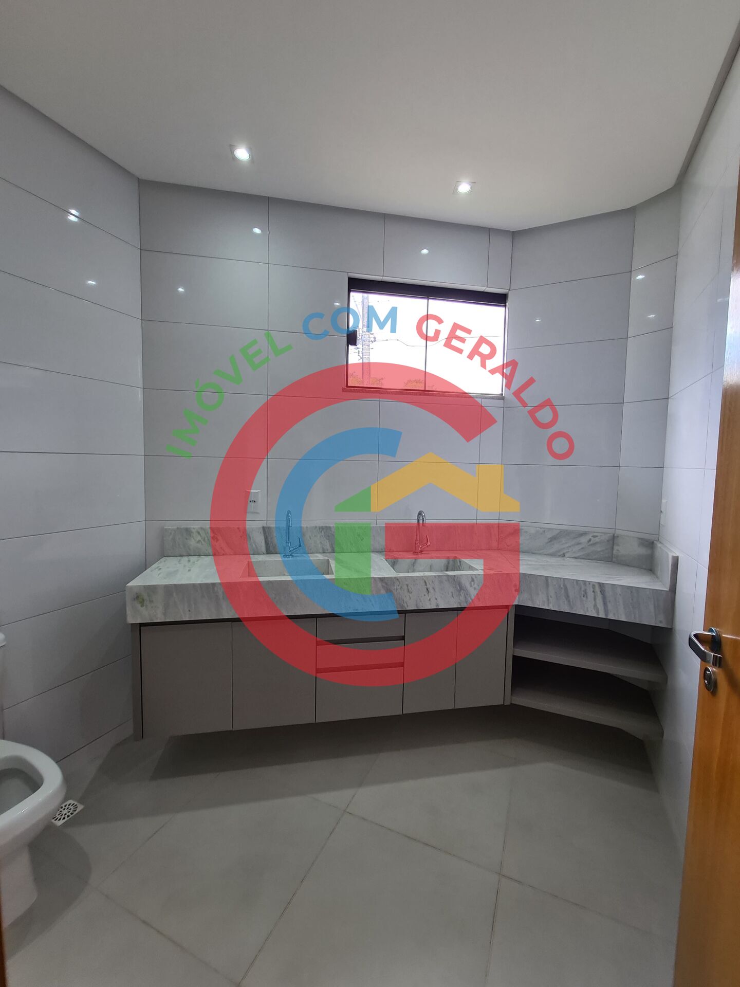 Casa à venda com 3 quartos, 135m² - Foto 11