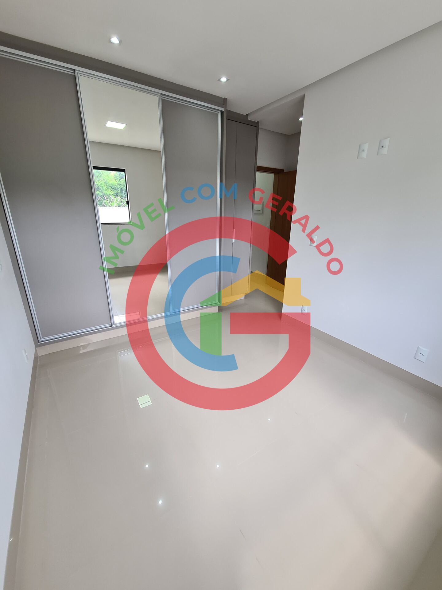 Casa à venda com 3 quartos, 135m² - Foto 9