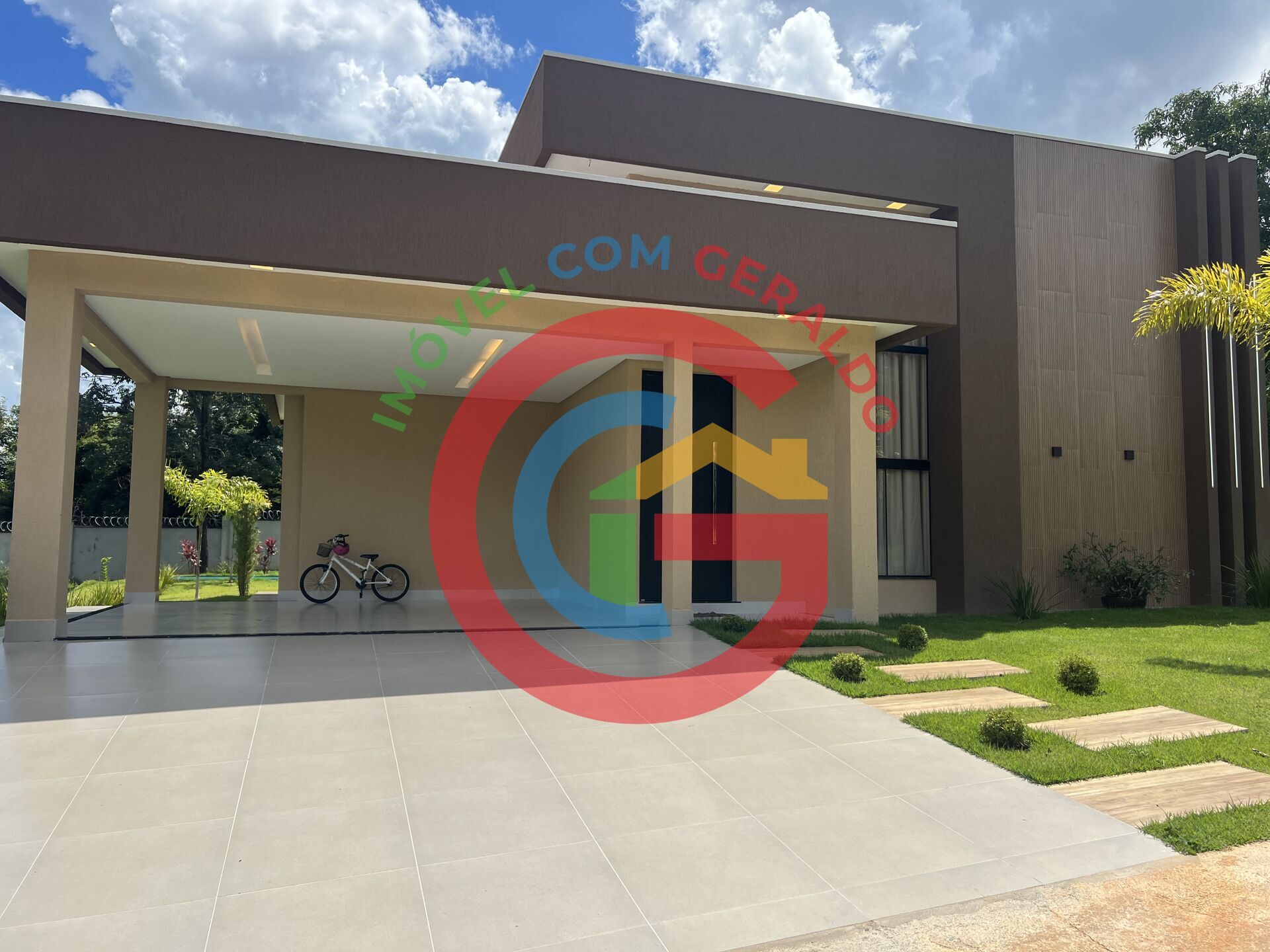 Casa à venda com 4 quartos, 200m² - Foto 3