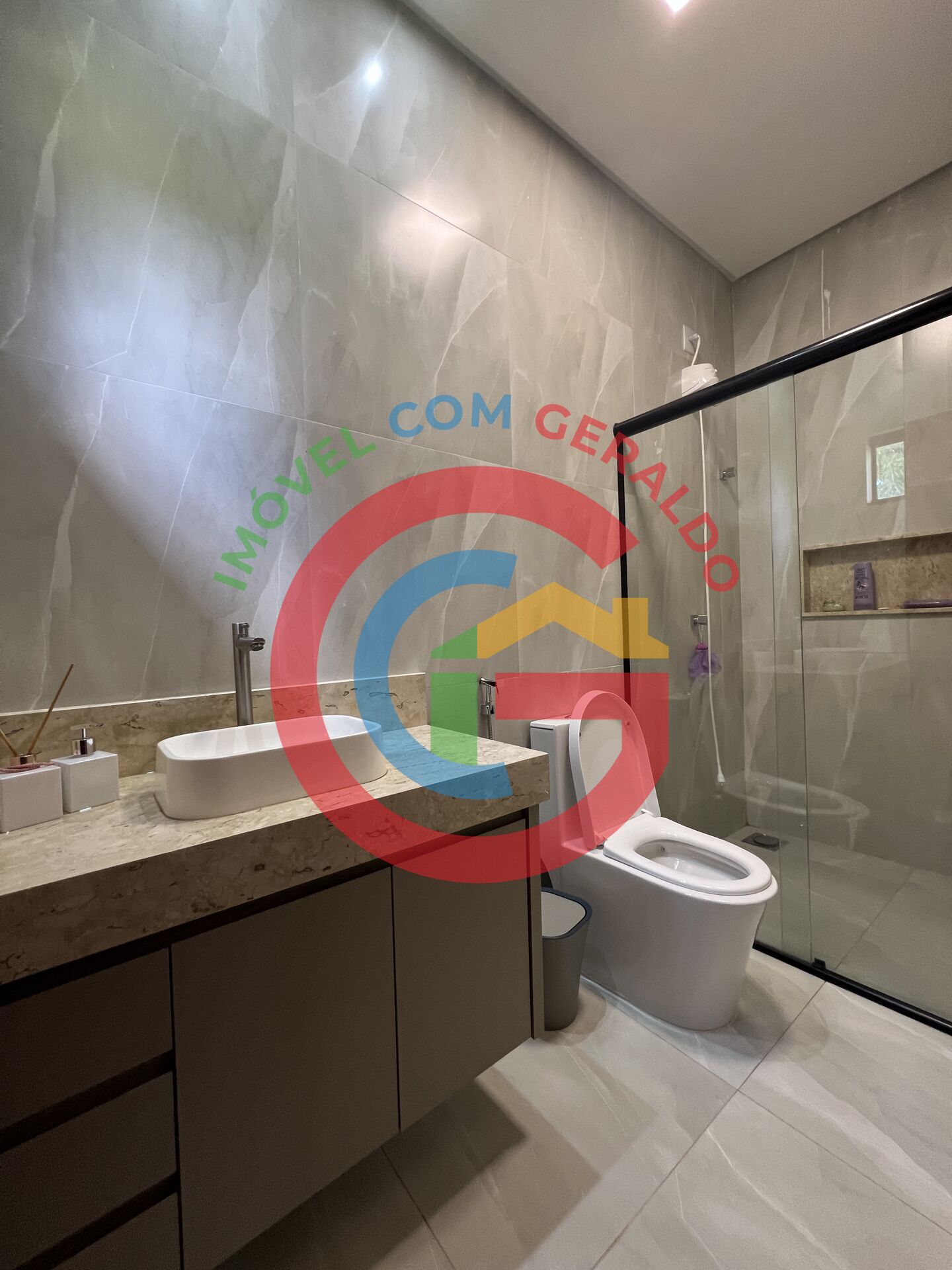 Casa à venda com 4 quartos, 200m² - Foto 13