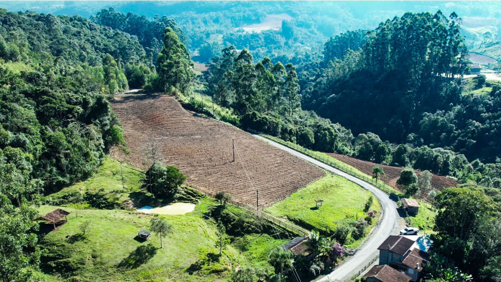 Sítio à venda com 2 quartos, 30000m² - Foto 18