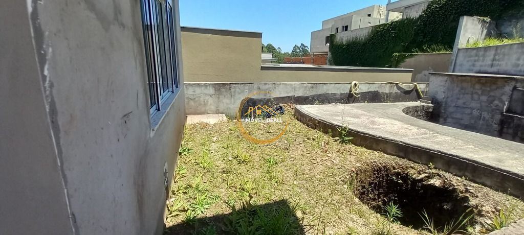 Casa à venda com 3 quartos, 338m² - Foto 23