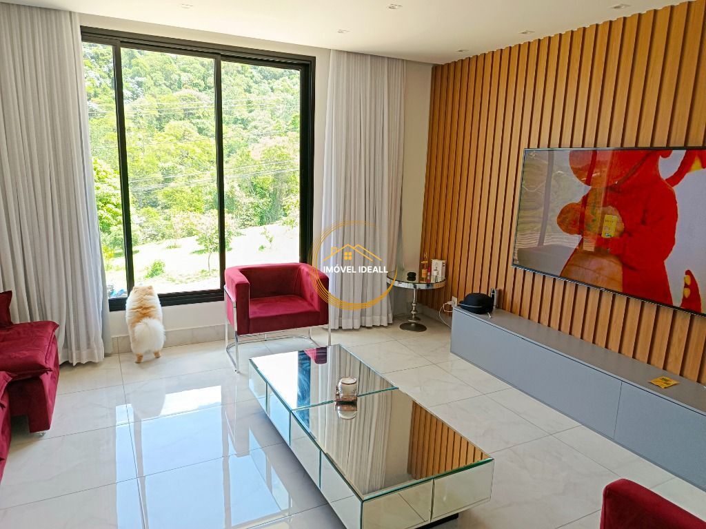 Casa à venda com 3 quartos, 315m² - Foto 4