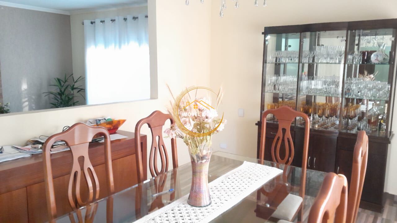 Casa, 4 quartos, 223 m² - Foto 2