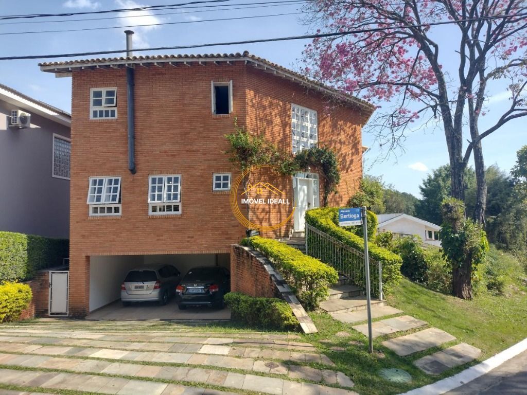 Casa à venda com 4 quartos, 380m² - Foto 1