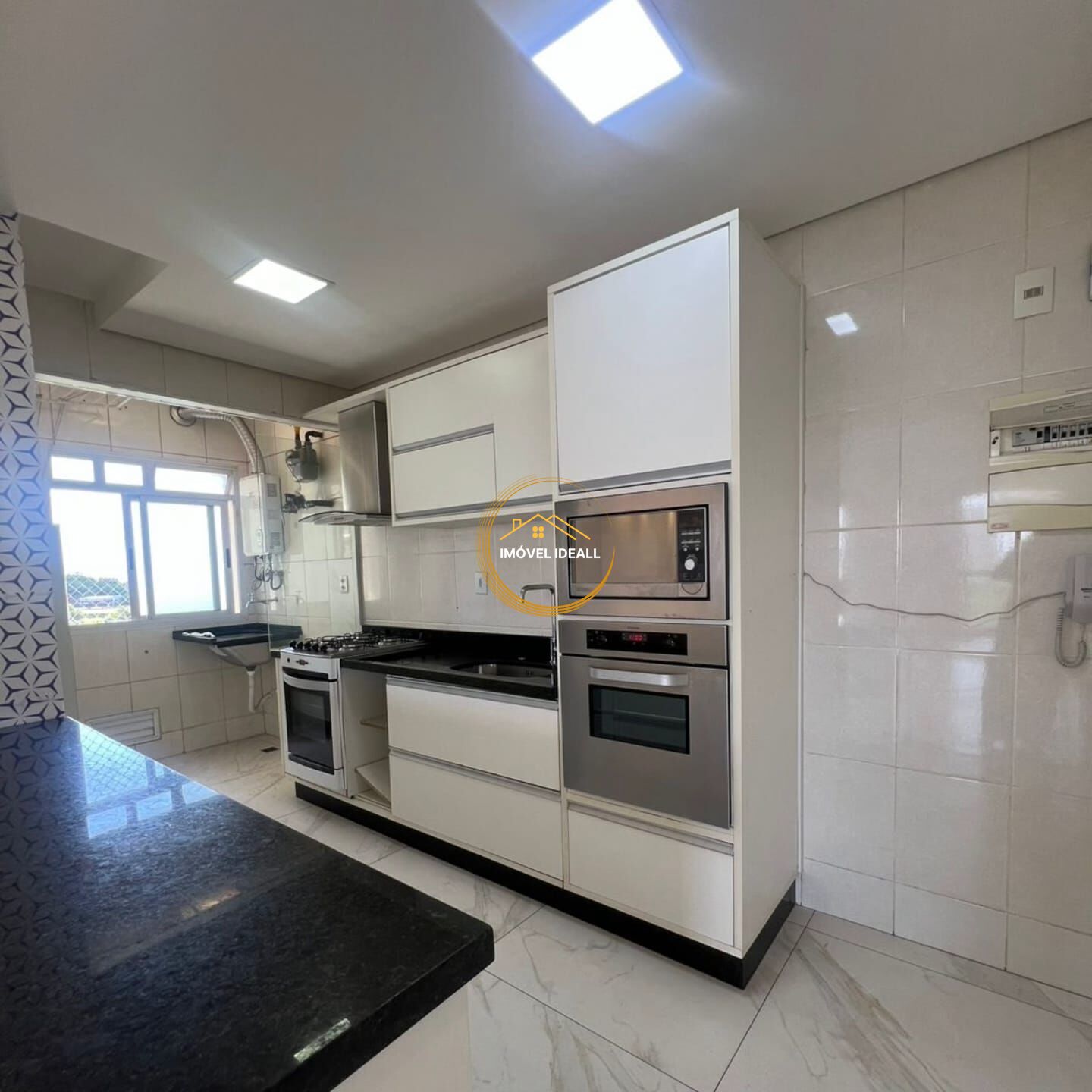 Apartamento à venda com 2 quartos, 80m² - Foto 4