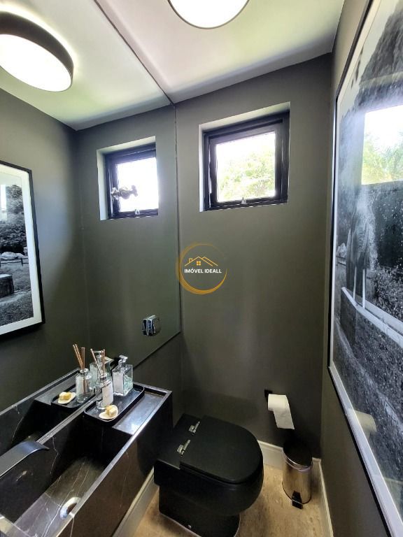 Casa à venda com 3 quartos, 347m² - Foto 23