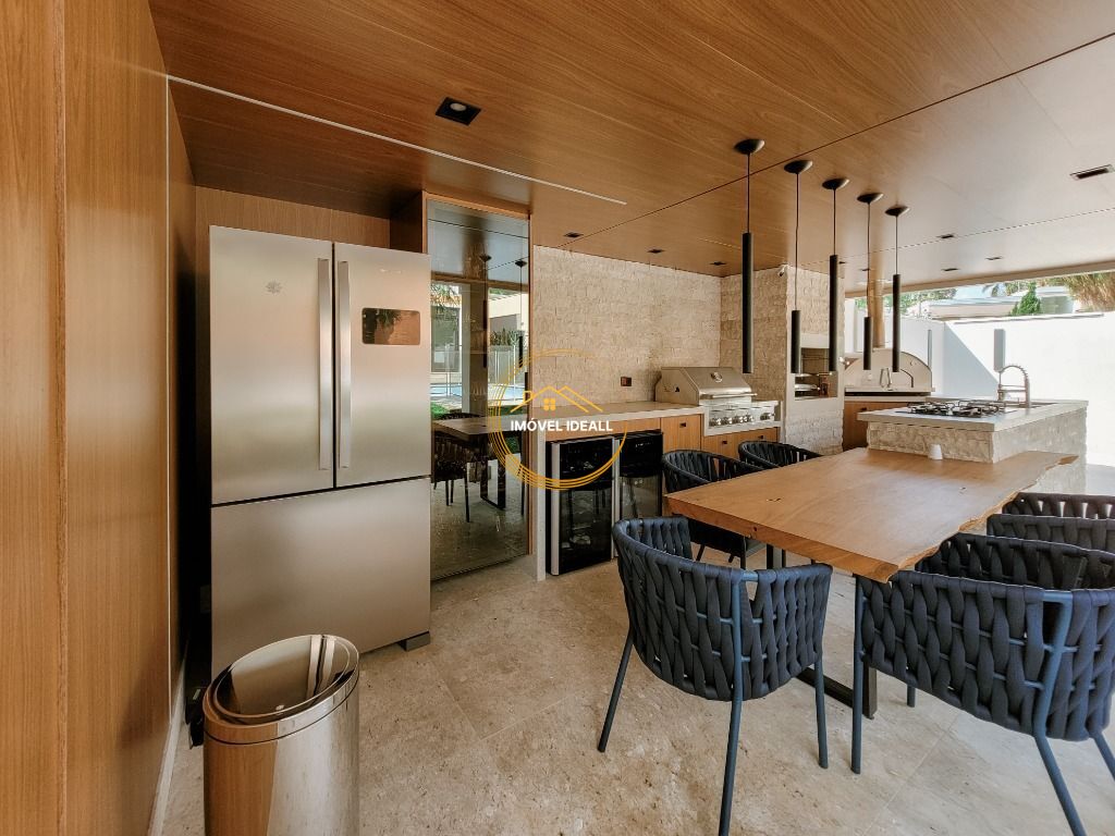 Casa à venda com 3 quartos, 347m² - Foto 13