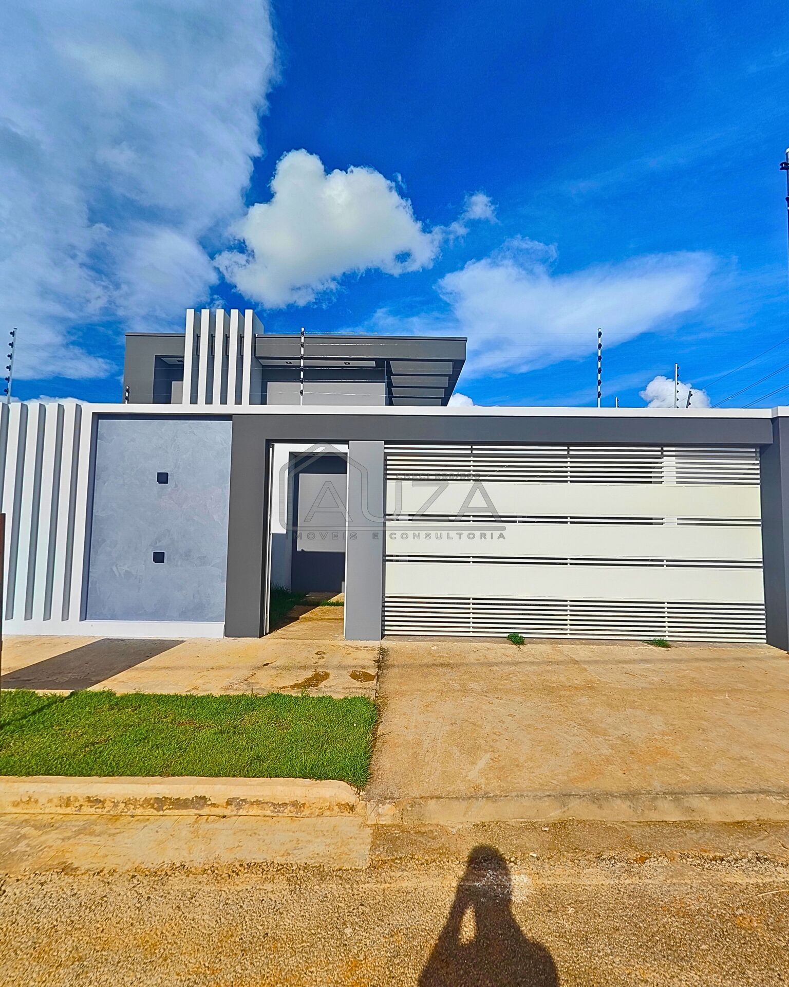 Casa à venda com 3 quartos, 200m² - Foto 2