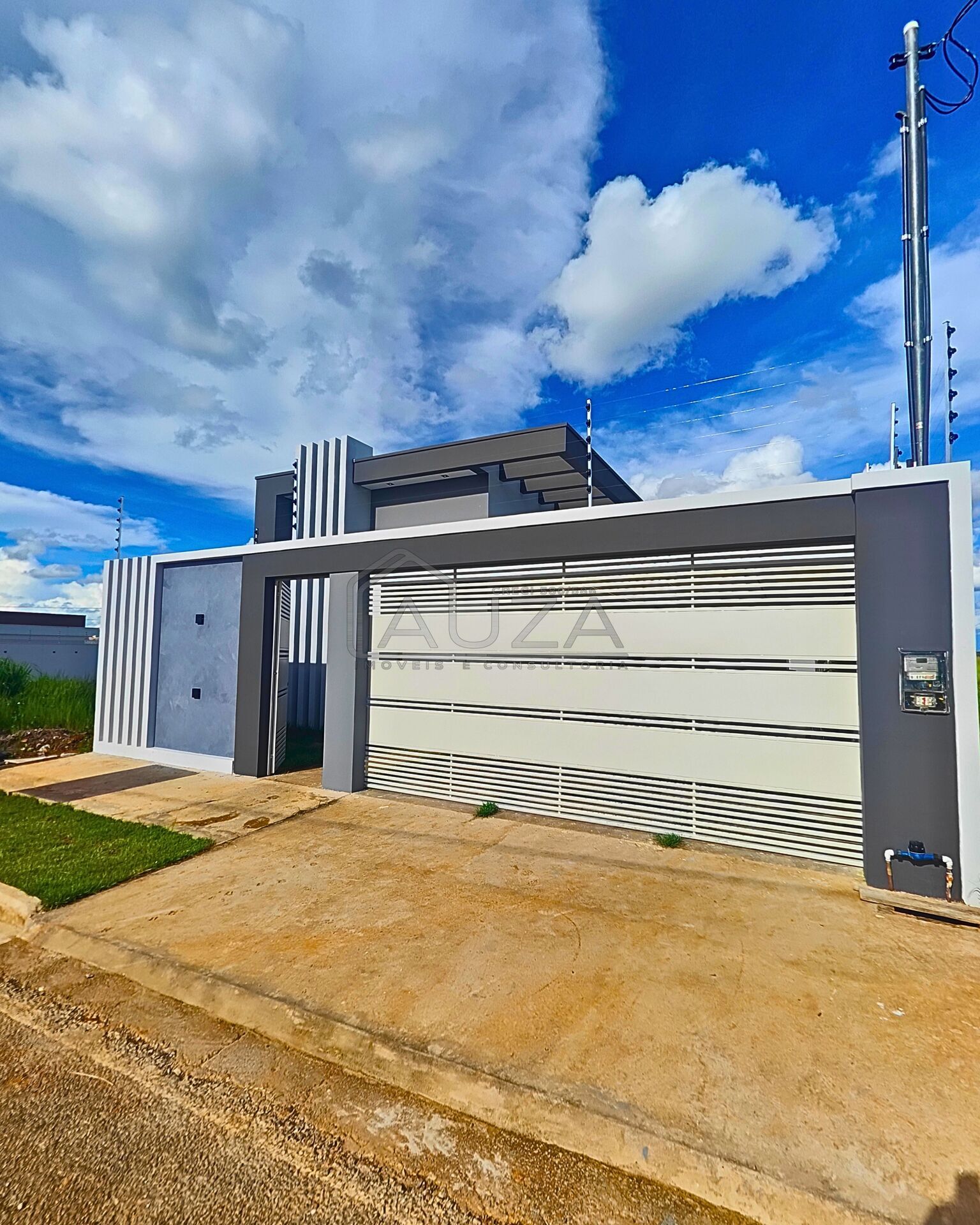 Casa à venda com 3 quartos, 200m² - Foto 1