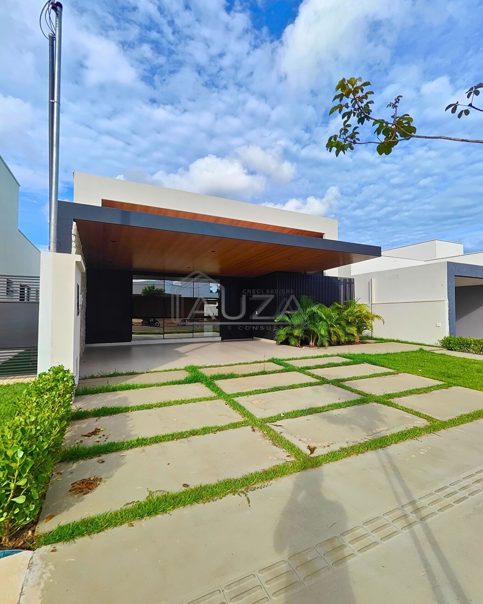 Casa à venda com 3 quartos, 200m² - Foto 2