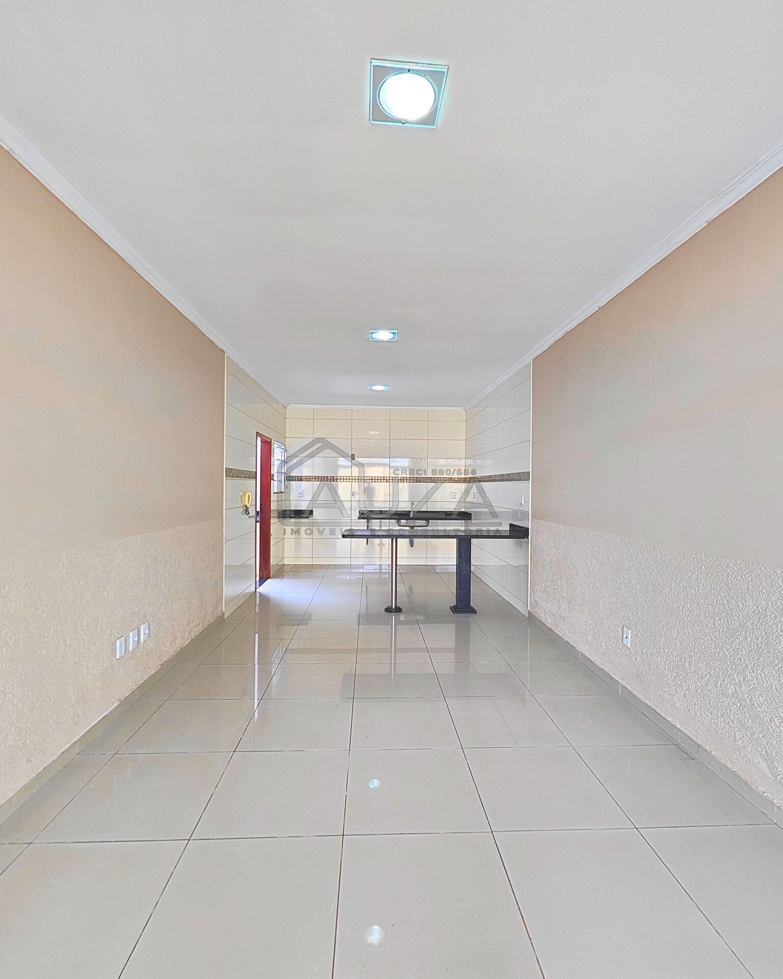 Casa para alugar com 2 quartos, 70m² - Foto 3