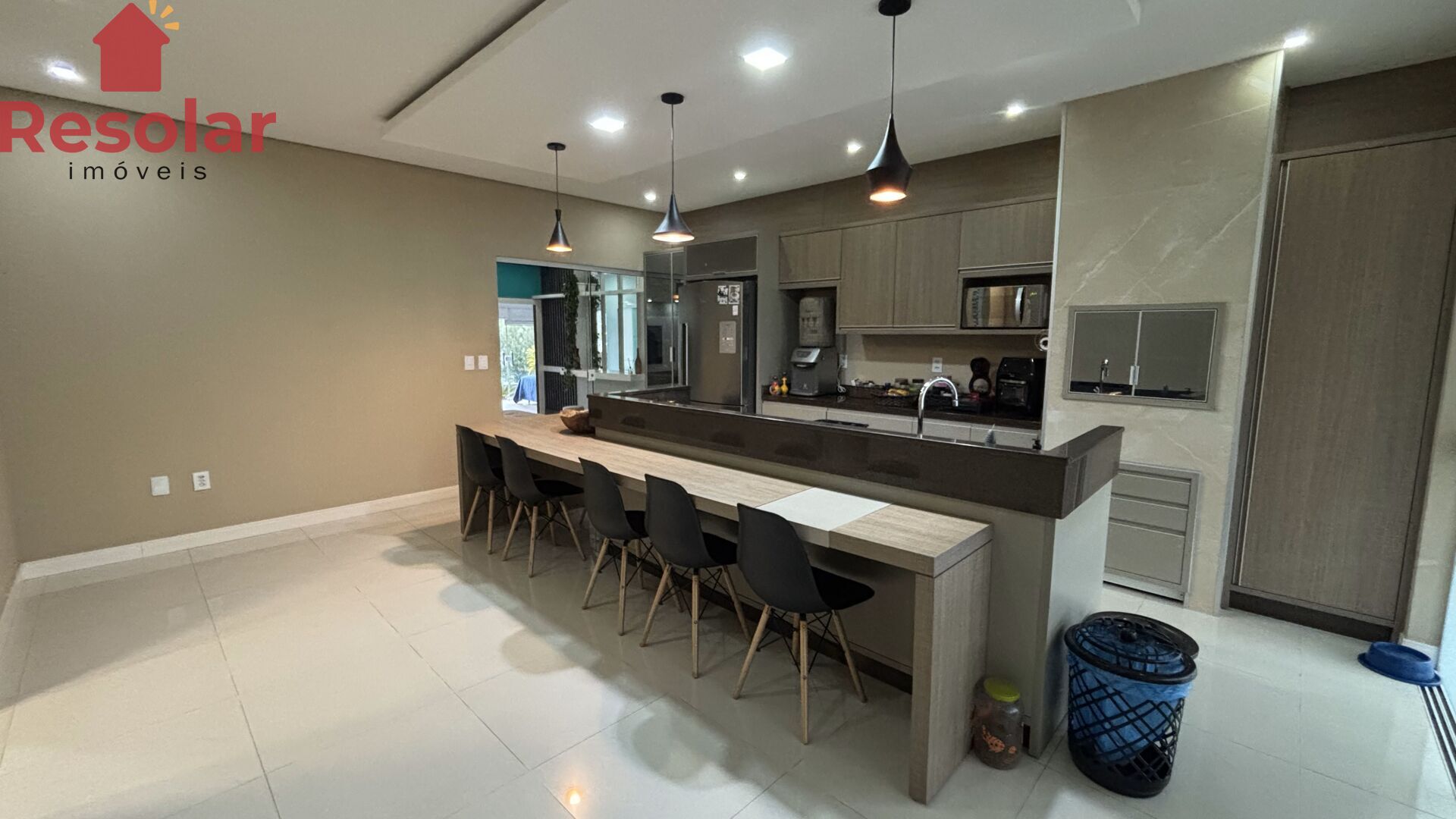 Casa à venda com 3 quartos, 250m² - Foto 4