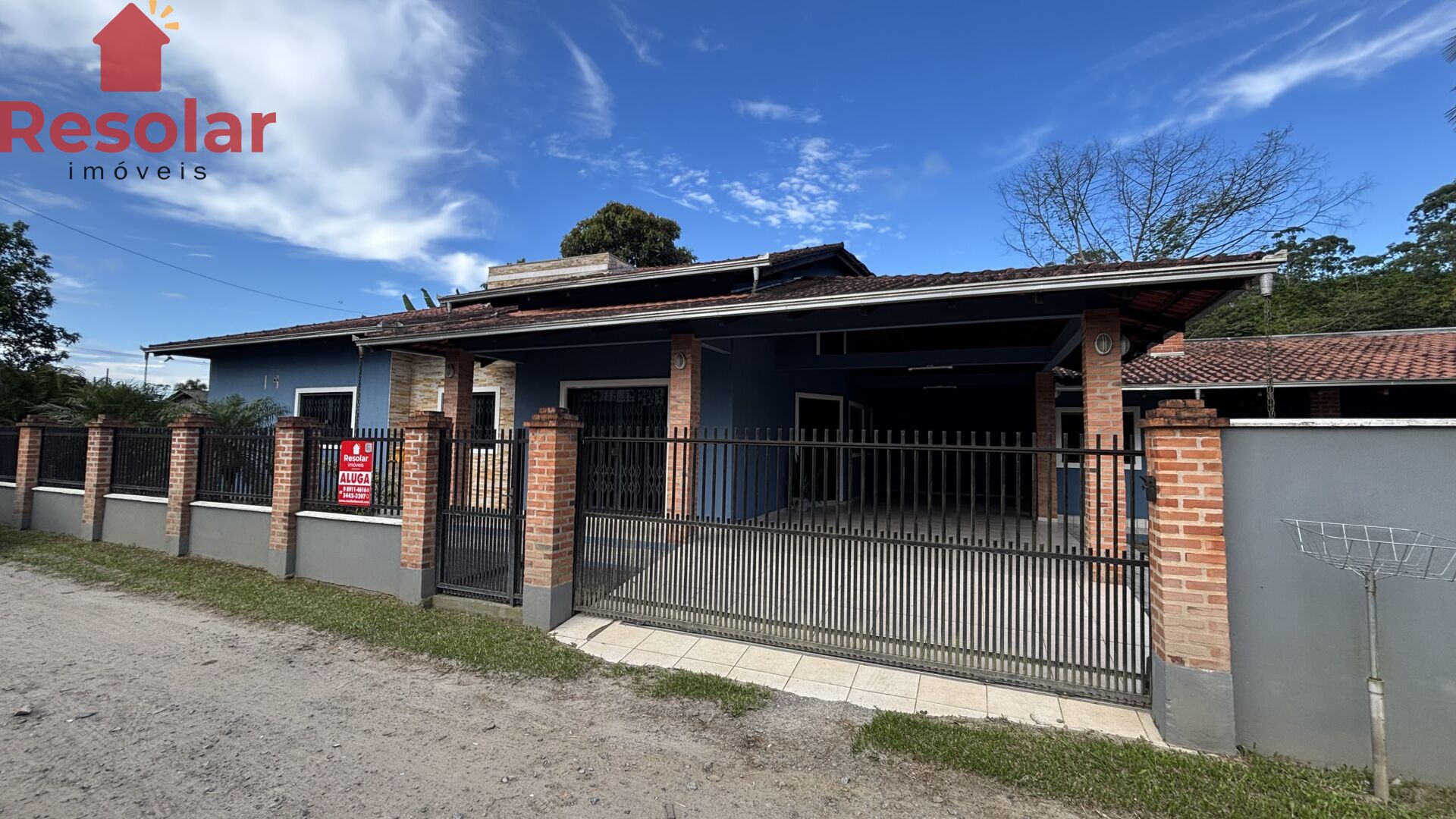 Casa para alugar com 3 quartos, 200m² - Foto 1