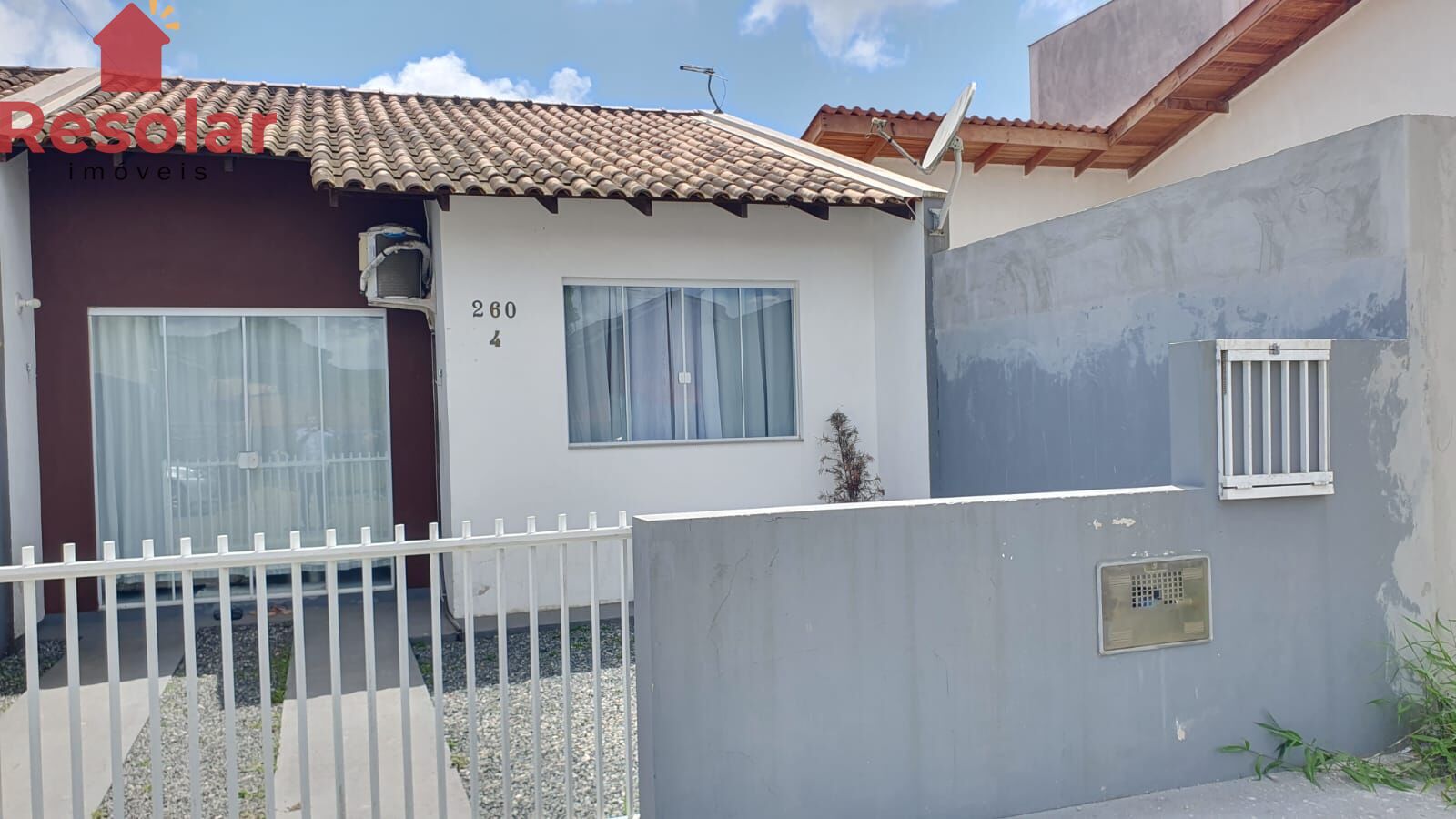 Casa à venda com 2 quartos, 50m² - Foto 1