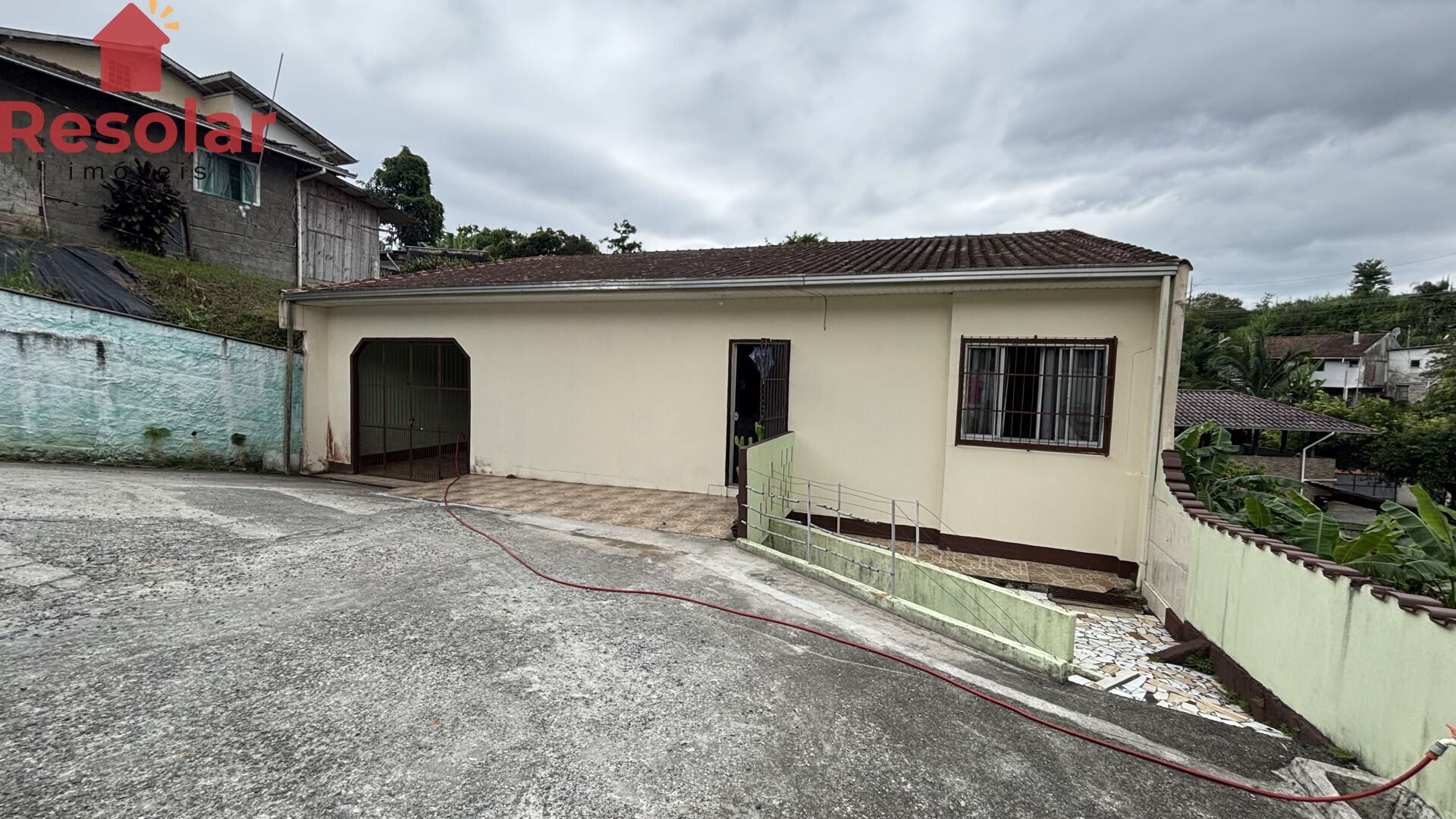 Casa à venda com 5 quartos, 861m² - Foto 1