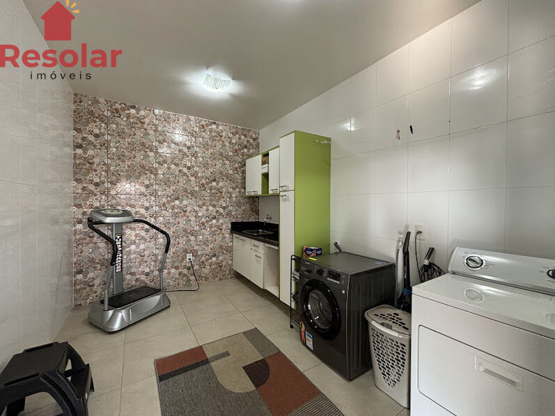 Casa à venda com 5 quartos, 301m² - Foto 34
