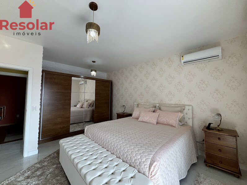 Casa à venda com 5 quartos, 301m² - Foto 9