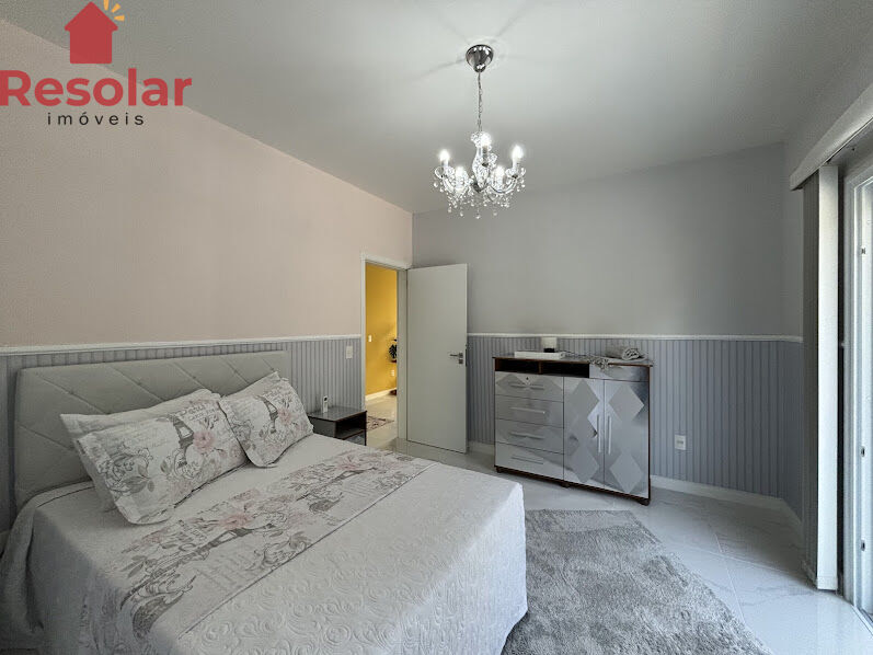 Casa à venda com 5 quartos, 301m² - Foto 18
