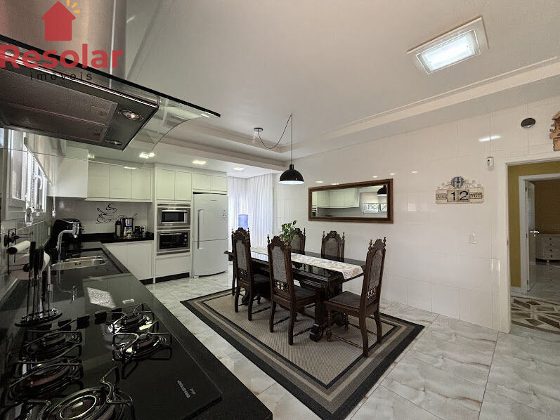 Casa à venda com 5 quartos, 301m² - Foto 28