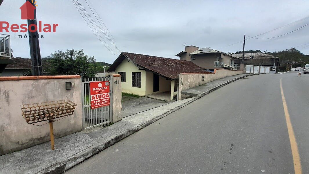 Casa para alugar com 4 quartos, 140m² - Foto 1