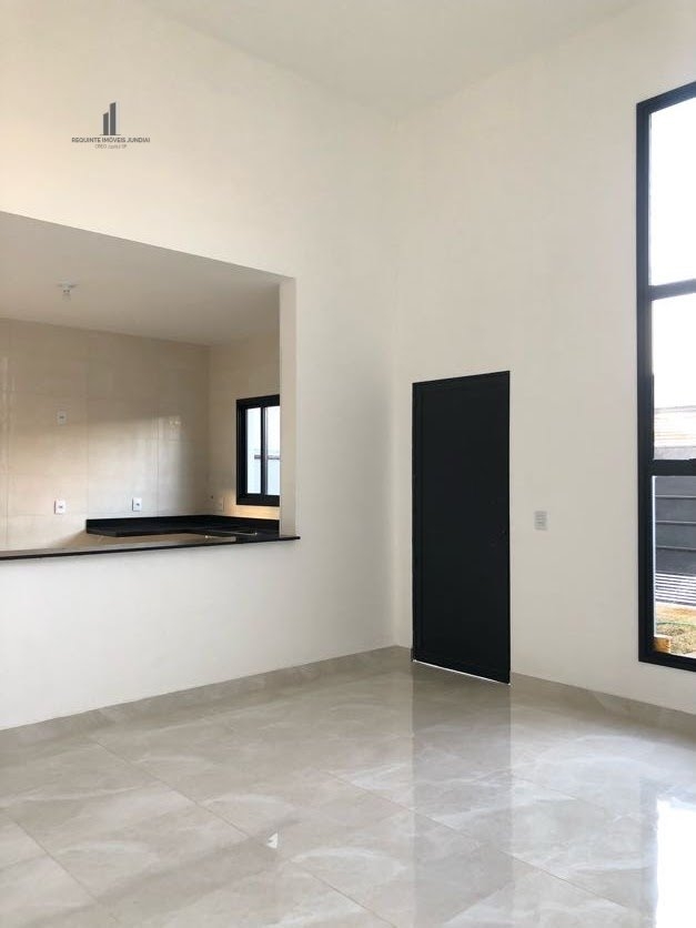 Casa à venda com 3 quartos, 105m² - Foto 2